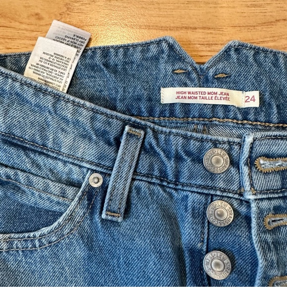 Levi’s high waisted mom jean - Picture 1 of 5